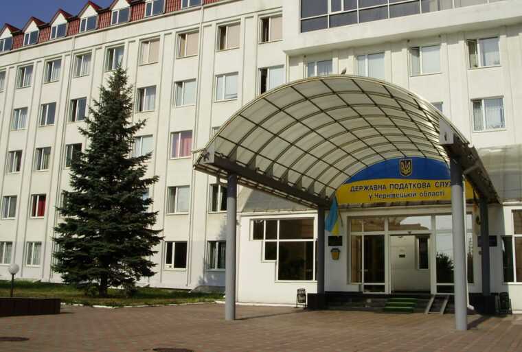З'явились деталі дивного затримання хабарників в керівництві Чернівецької податкової